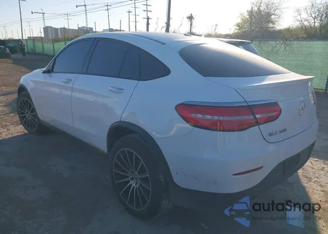 2019 Mercedes-Benz Glc 300 Coupe 4Matic z USA, uszkodzony, nr VIN WDC0J4KB2KF663972